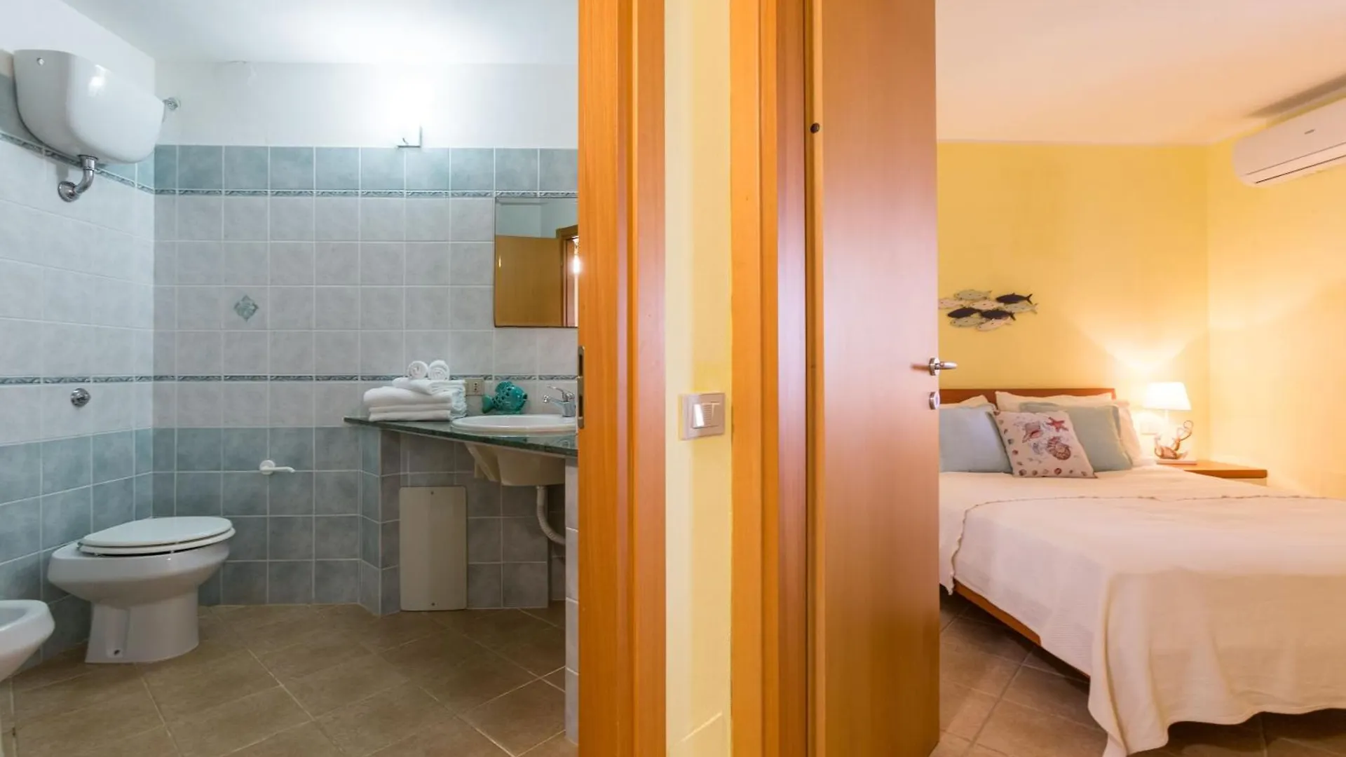 Splendid View Apartment With Shared Swimming Pool - Porto Pino Hill